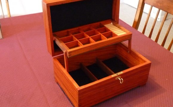 Build wood jewelry box