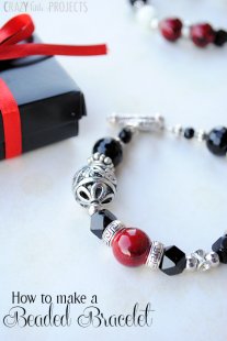 How to Make a Beaded Bracelet (Great Christmas gift idea!)